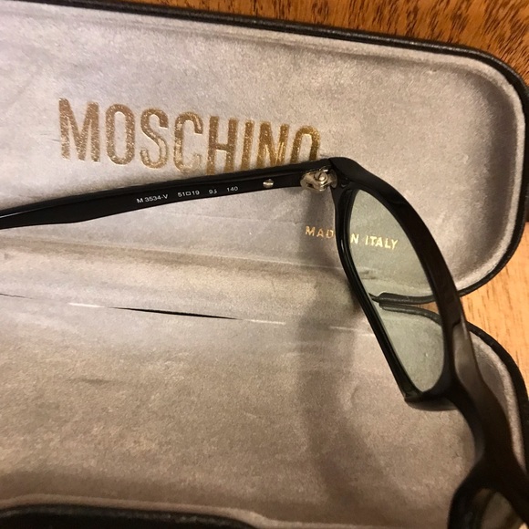 Moschino Glasses & Case - Picture 4 of 12